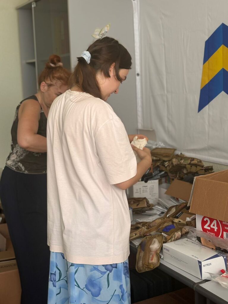 1000 first aid kits were bought