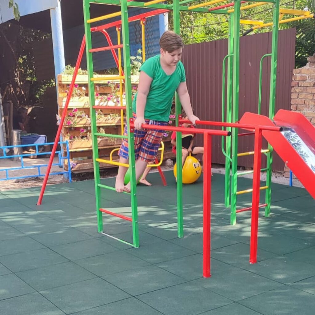 Arrangement of a children's playground in the Shelter ‘Patriot’ in Zaporizhzhya