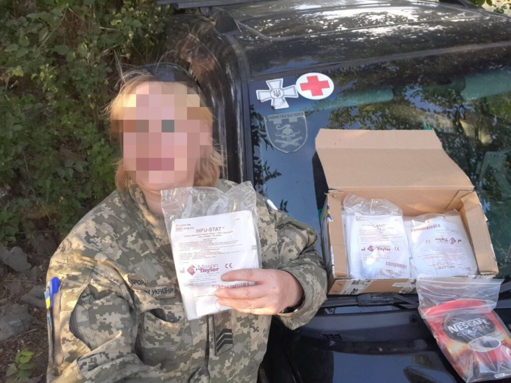 Чергові відправки засобів тактичної медицини, рюкзаків та аптечок військовим