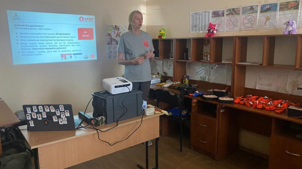 Навчання для співробітників Укрпошта в Костянтинівці, Дружківці, Краматорську та Слов'янську від команди МедПатріот