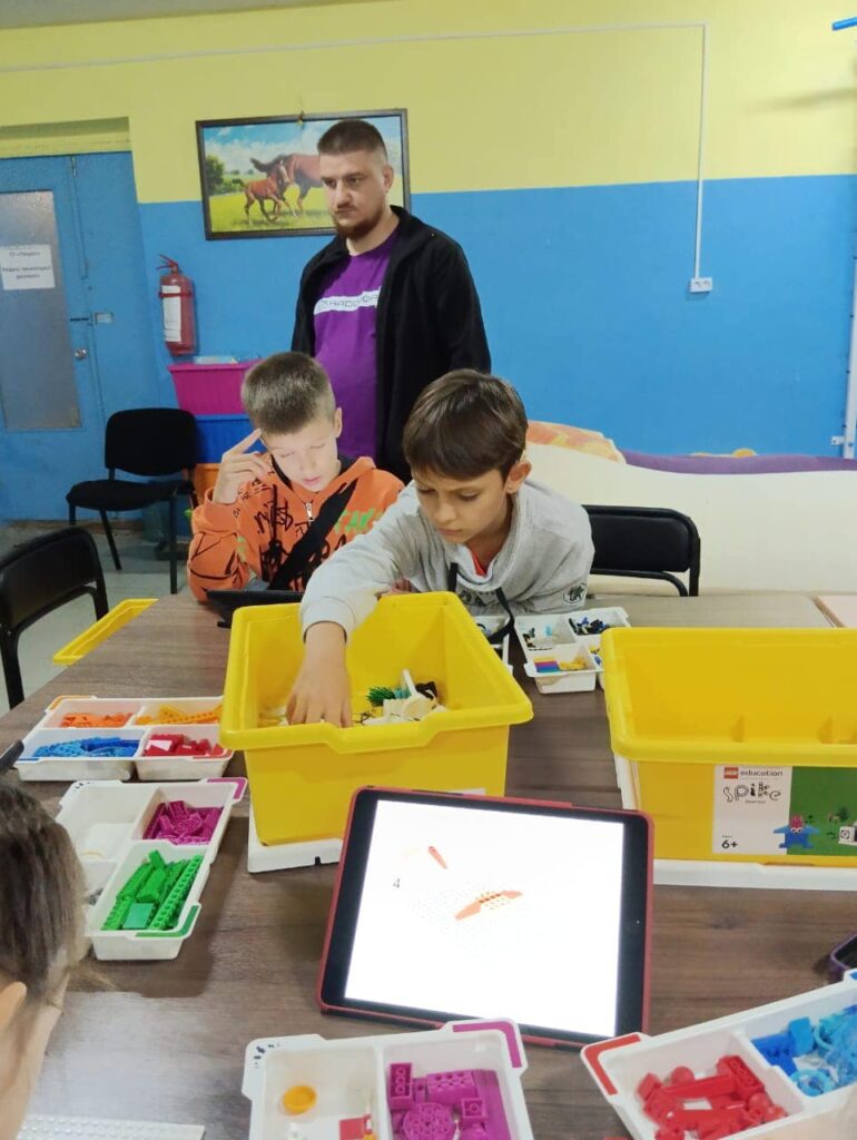 Robotics club in the Patriot shelter in Zaporizhzhia