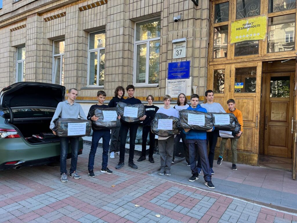 Students of the Lyceum of Information Technologies #79 in Kyiv donated aid to hospitals