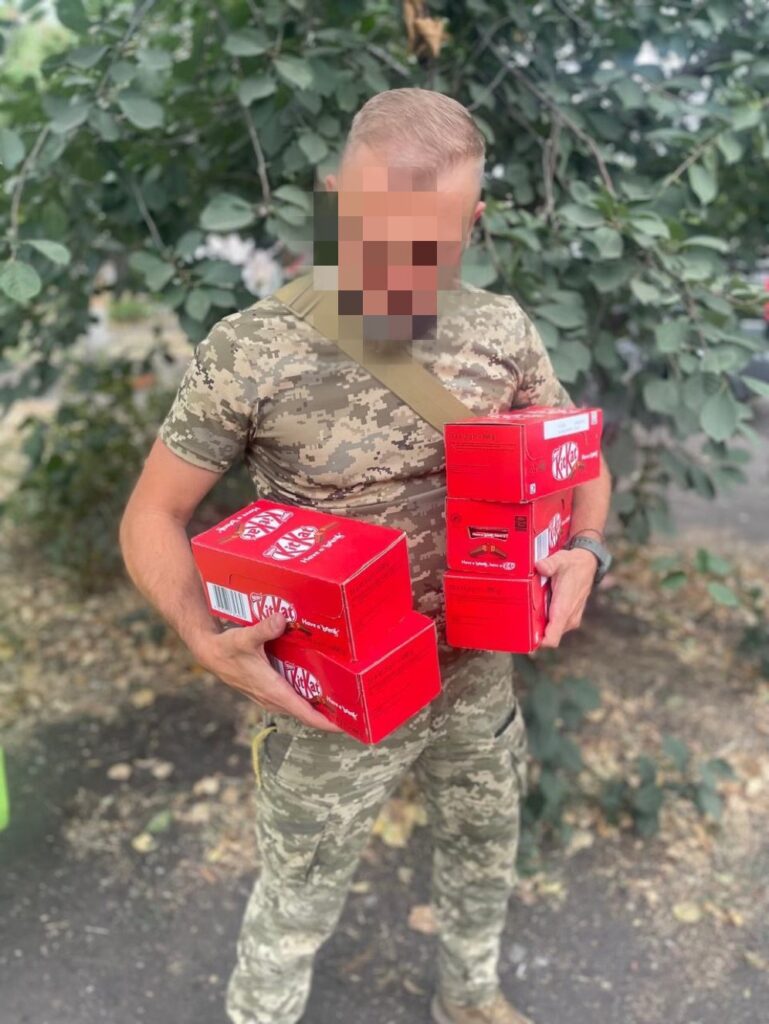 Солодощі на передову. Спільно з партнерами відправили шоколадні батончики військовим