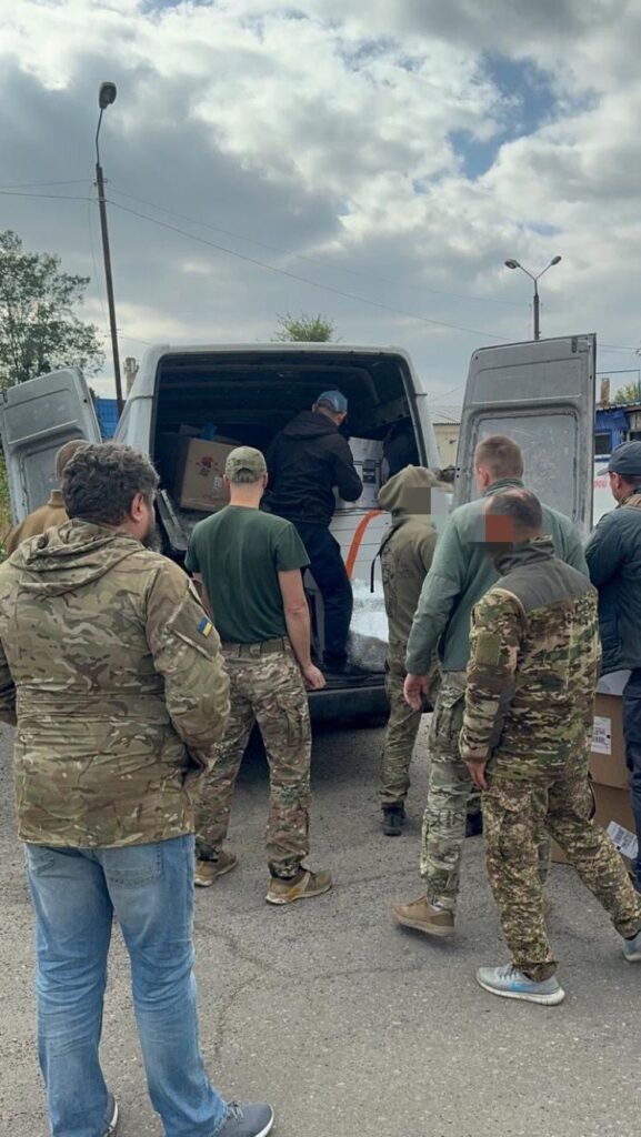 Доставили найнеобхідніше нашим титанам на схід