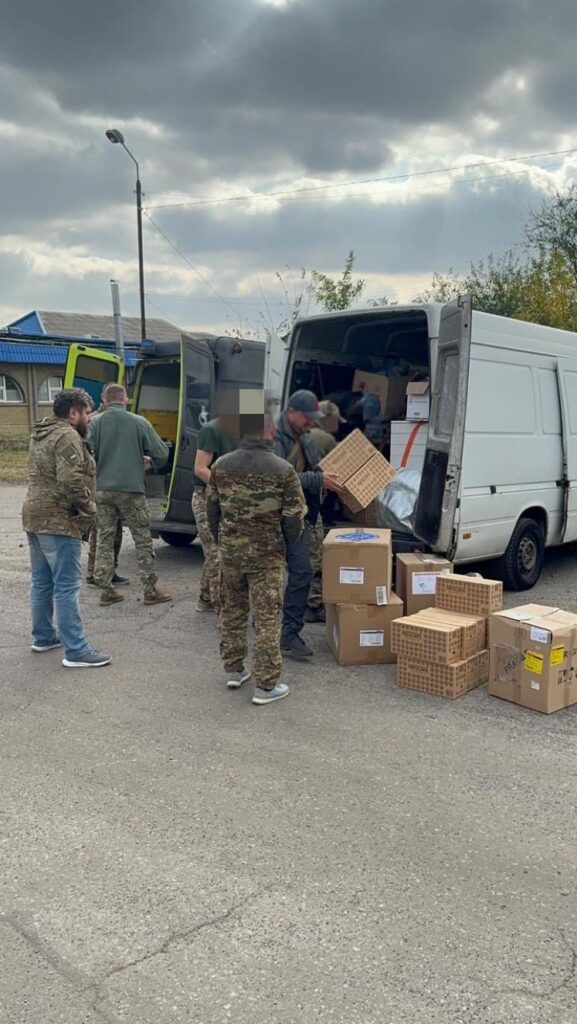 Доставили найнеобхідніше нашим титанам на схід