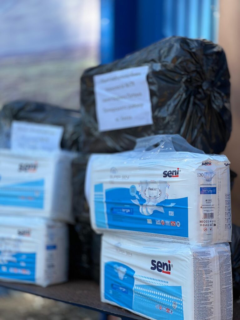 Students of the Lyceum of Information Technologies #79 in Kyiv donated aid to hospitals