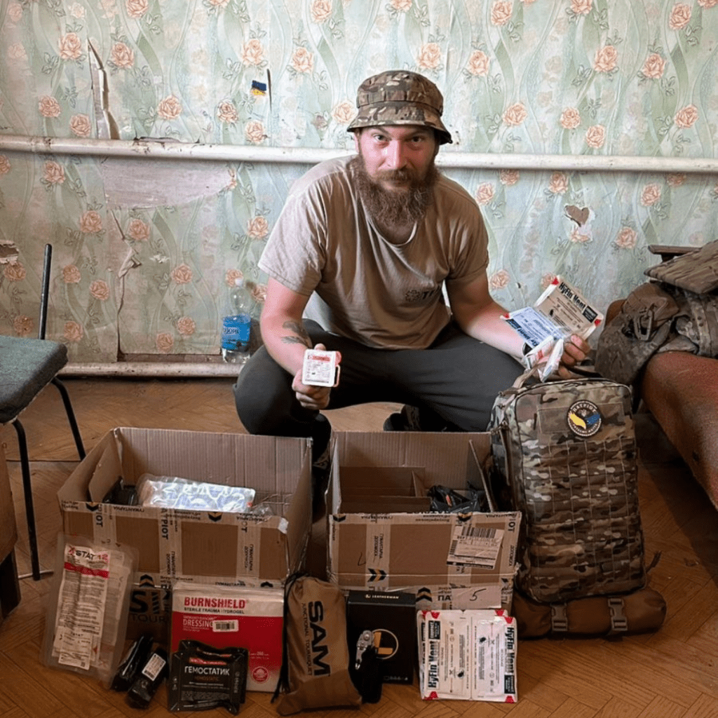 Відправляємо посилки, які рятують життя