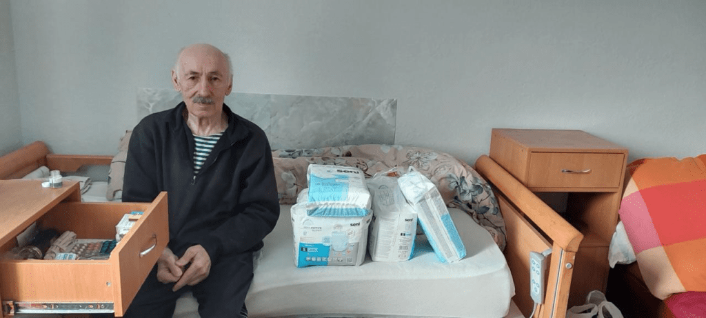 Допомога літнім людям в рамках проєкту “Турбота про тих, хто потребує”